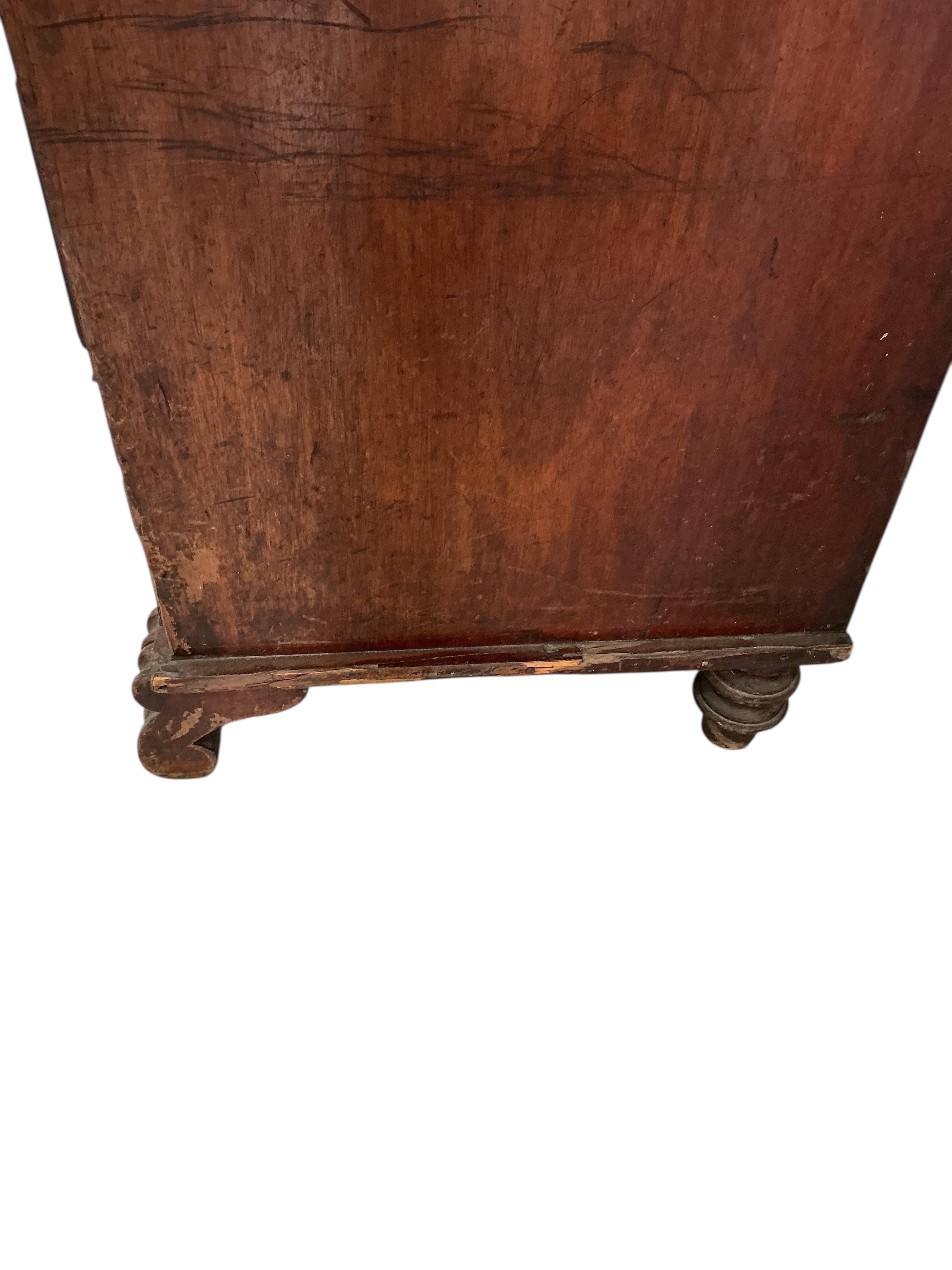 An early Victorian mahogany linen press, width 136cm, depth 62cm, height 211cm
